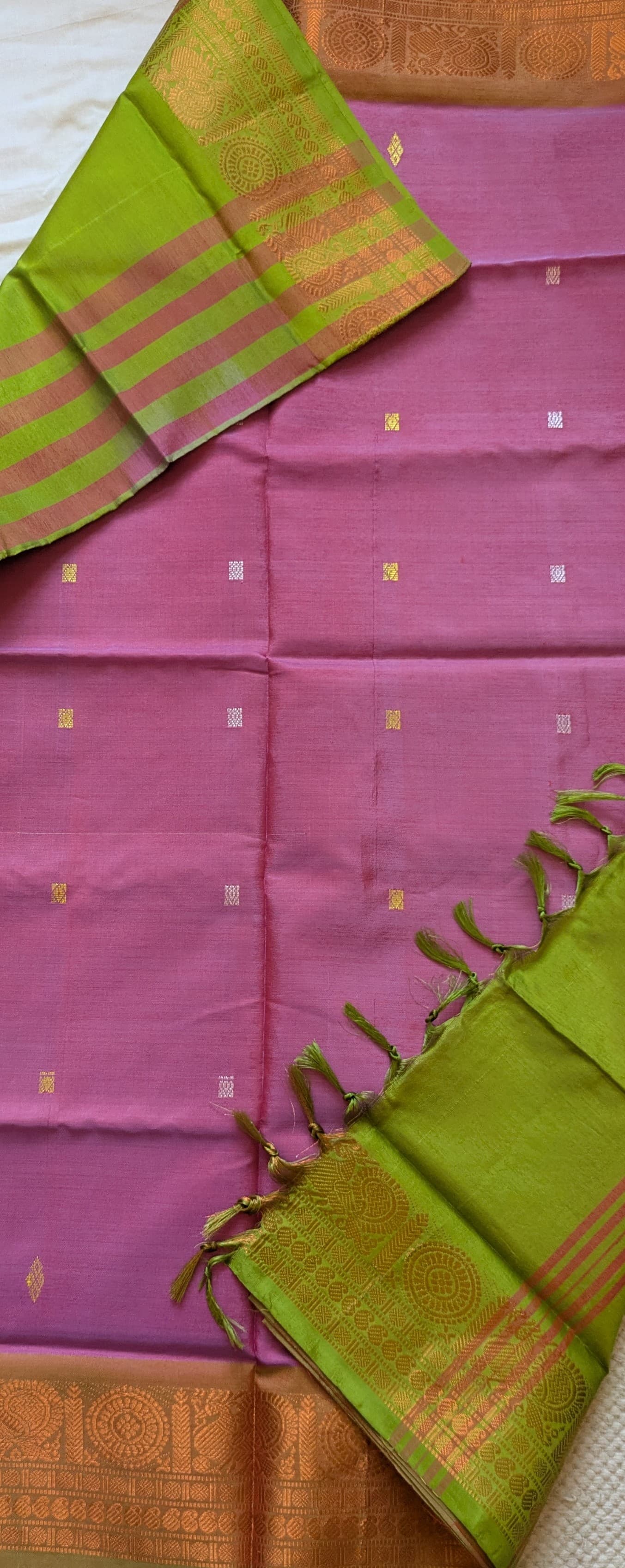 Dusty Mauve Banana Fibre Saree with Olive Green Pallu